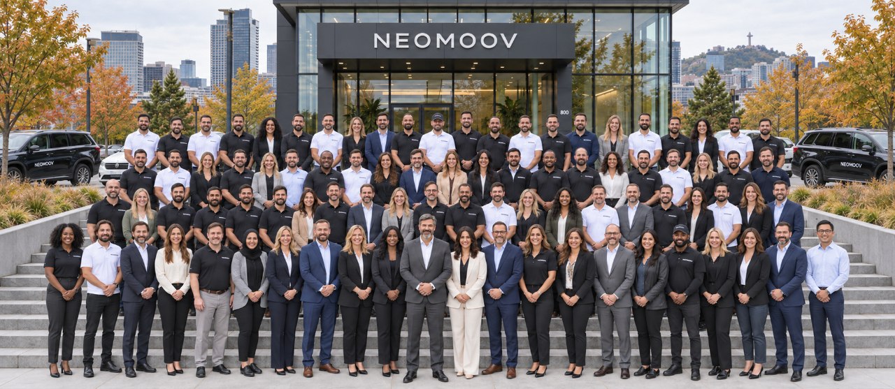 Illustration de l’équipe Neomoov réunie devant le siège de Neomoov à Montréal